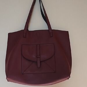 G.H. BASS&CO. WOMEN TOTE BAG NEW, NEVER USED. EXTRA LARGE. FAUX LEATHER.